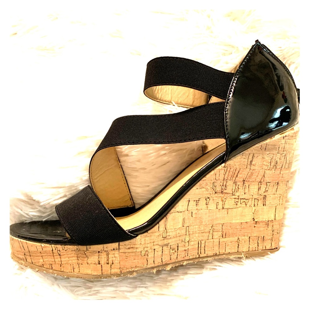 CL laundry Super cute wedges